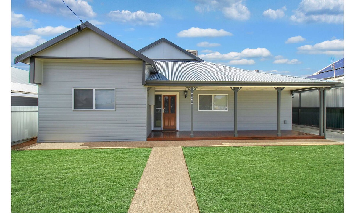 Hay House | modern luxury townhouse in the middle of town