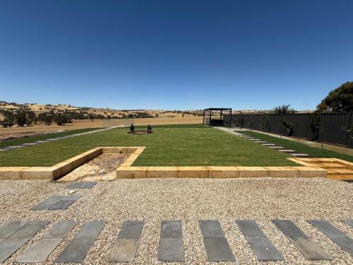 Nunile House | Modern Retreat with Stunning Panoramic Views