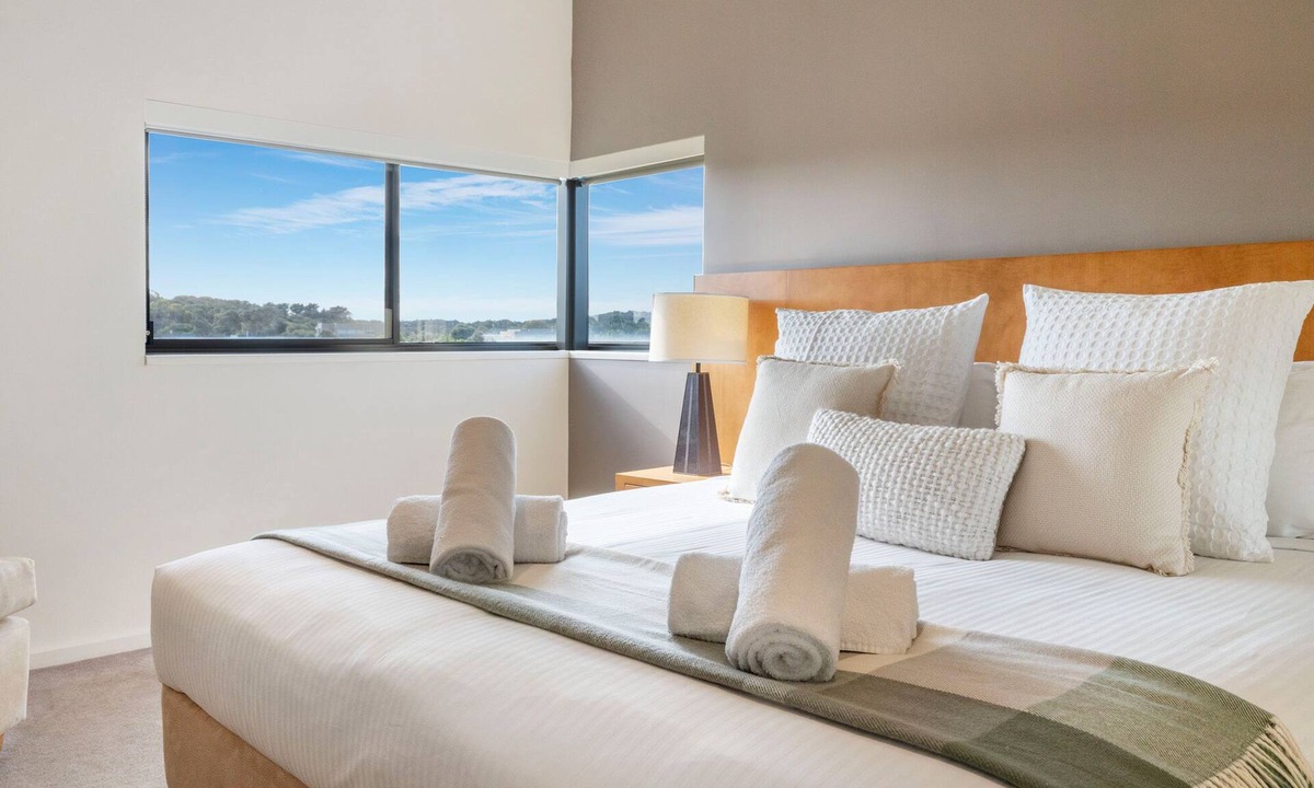 Fingal Apartment | Moonah Links Apartment 24 - Fairway Views, Golf, Hot Springs