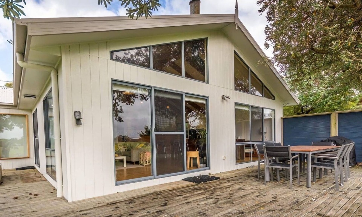 Sandy Point House | Moovue Stay 3 Pay 2 Winter Special