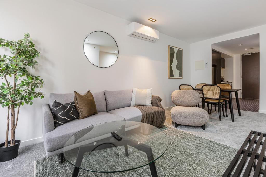 East Melbourne Apartment | Mordyn at Victoria Brewery Parkside Escape w Pool