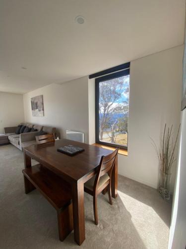 Hotham Heights Apartment | Moritz 8 - undercover private parking