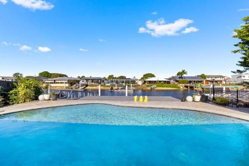 Maroochydore House | Mudcrab Manor, waterfront holidays at it's best