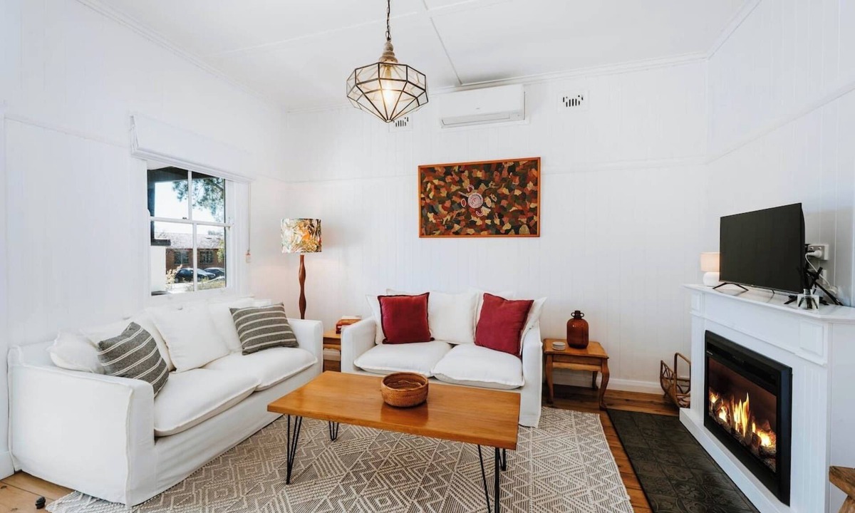 Central Mudgee Cottage | Mygoura Cottage Charming Country Living in Town