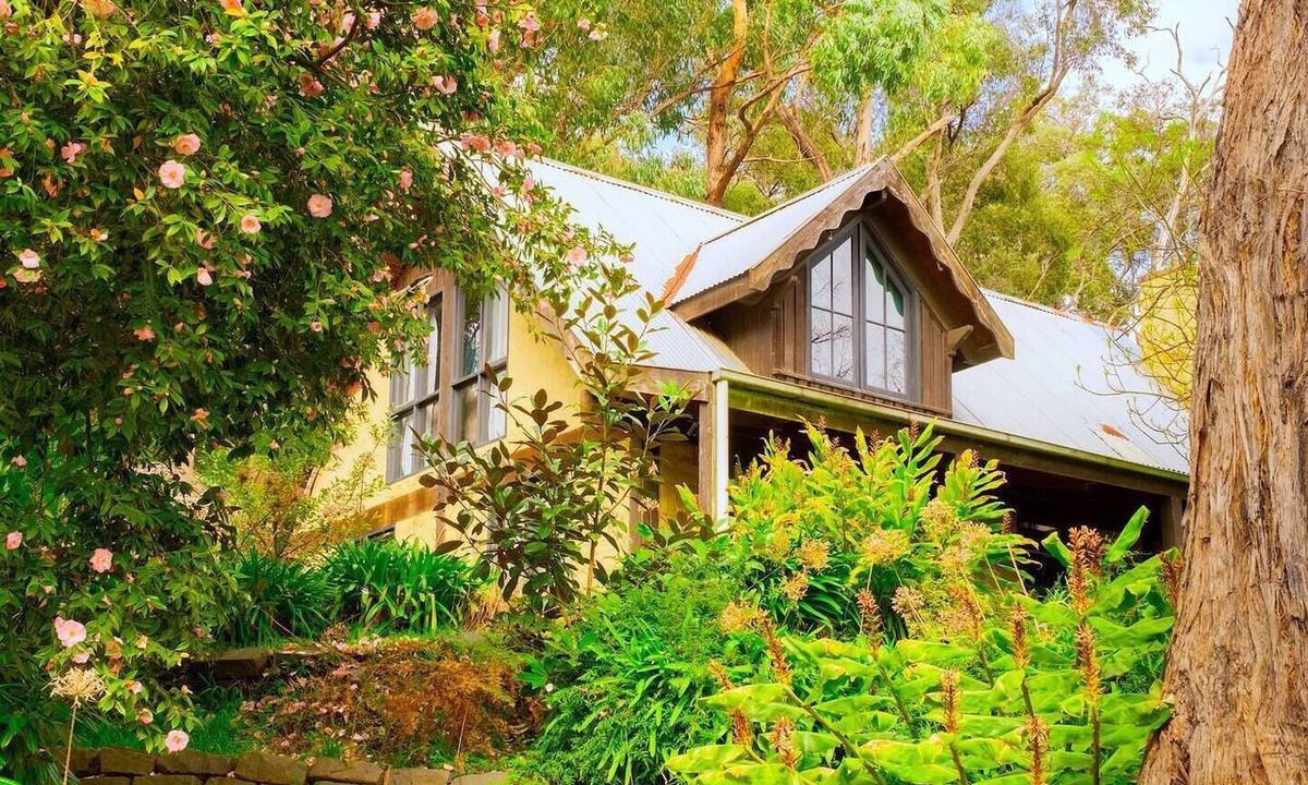 Emerald Cabin | Myrtle Loft - Sun-Kissed Forest Garden, Emerald