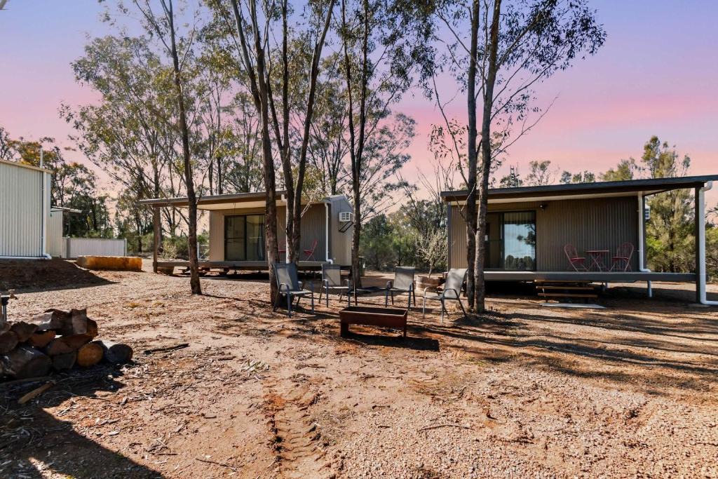 Dubbo House | Ned's Hideout Private Cabins Near Dubbo