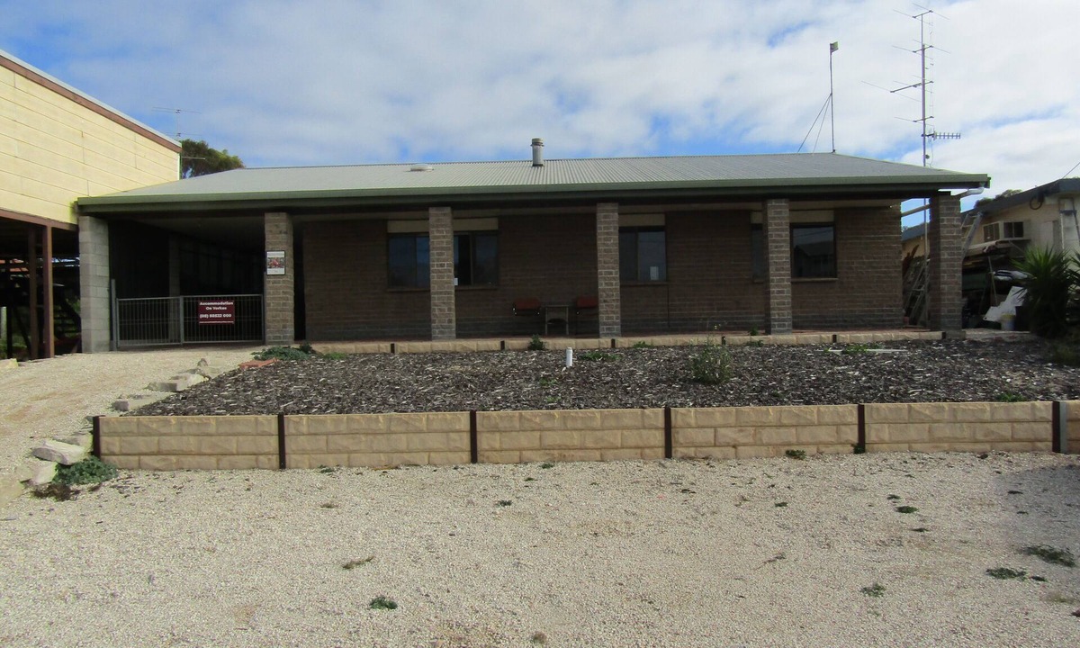 Marion Bay House | Nelson House - Close to beach! Off peak special!