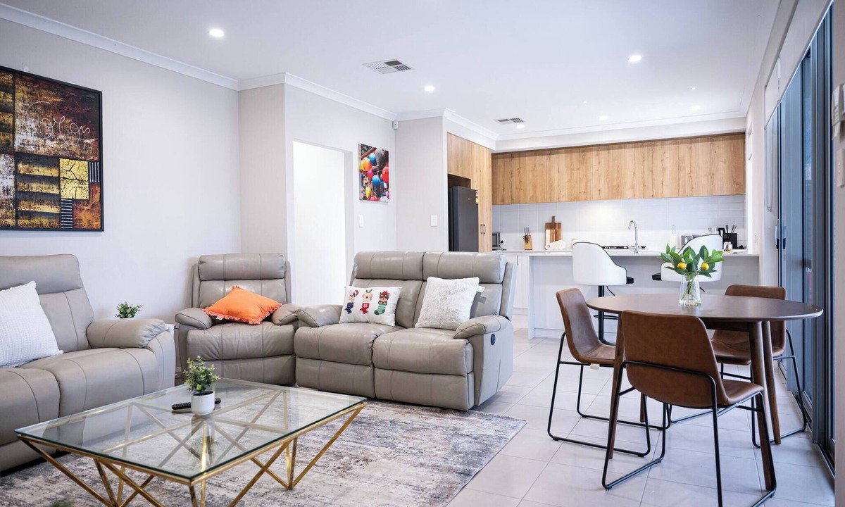 Bedford House | New beautiful cosy front house