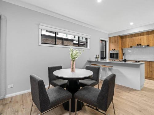 Beechworth House | New Central 2 bedroom townhouse