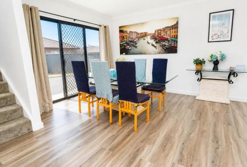 Austral House | New, Spacious and Cozy Home at Austral
