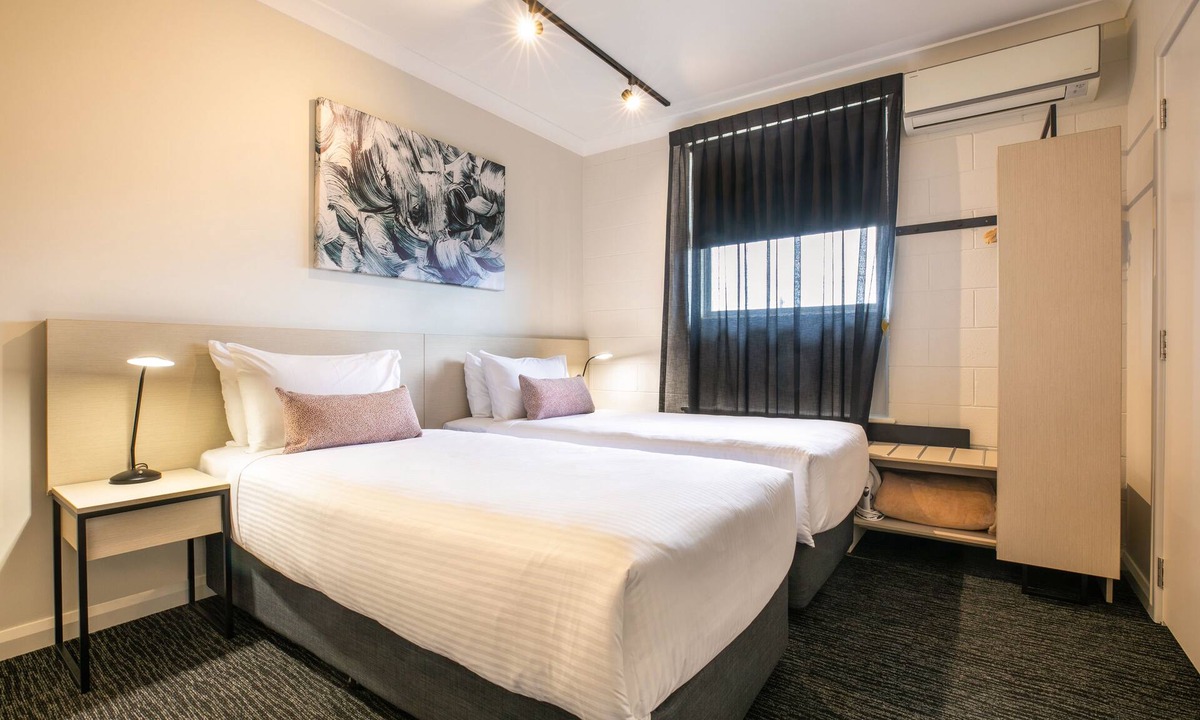 Royal Park Hotel | Nightcap at Hendon Hotel