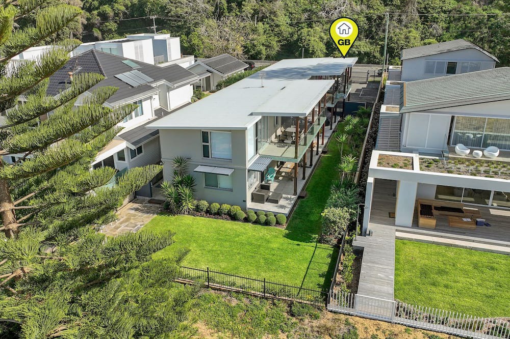 Avoca Beach Apartment | Nirvana Court-Absolute Beachfront