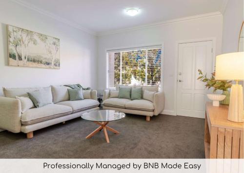 Wagga Wagga Apartment | Northbridge Townhouse - Contemporary CBD Retreat