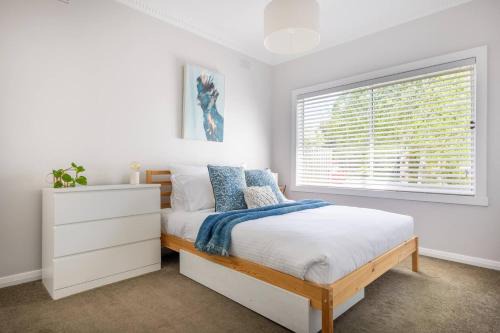 North Geelong House | Oaklight Haven - Minutes to Geelong Waterfront & CBD