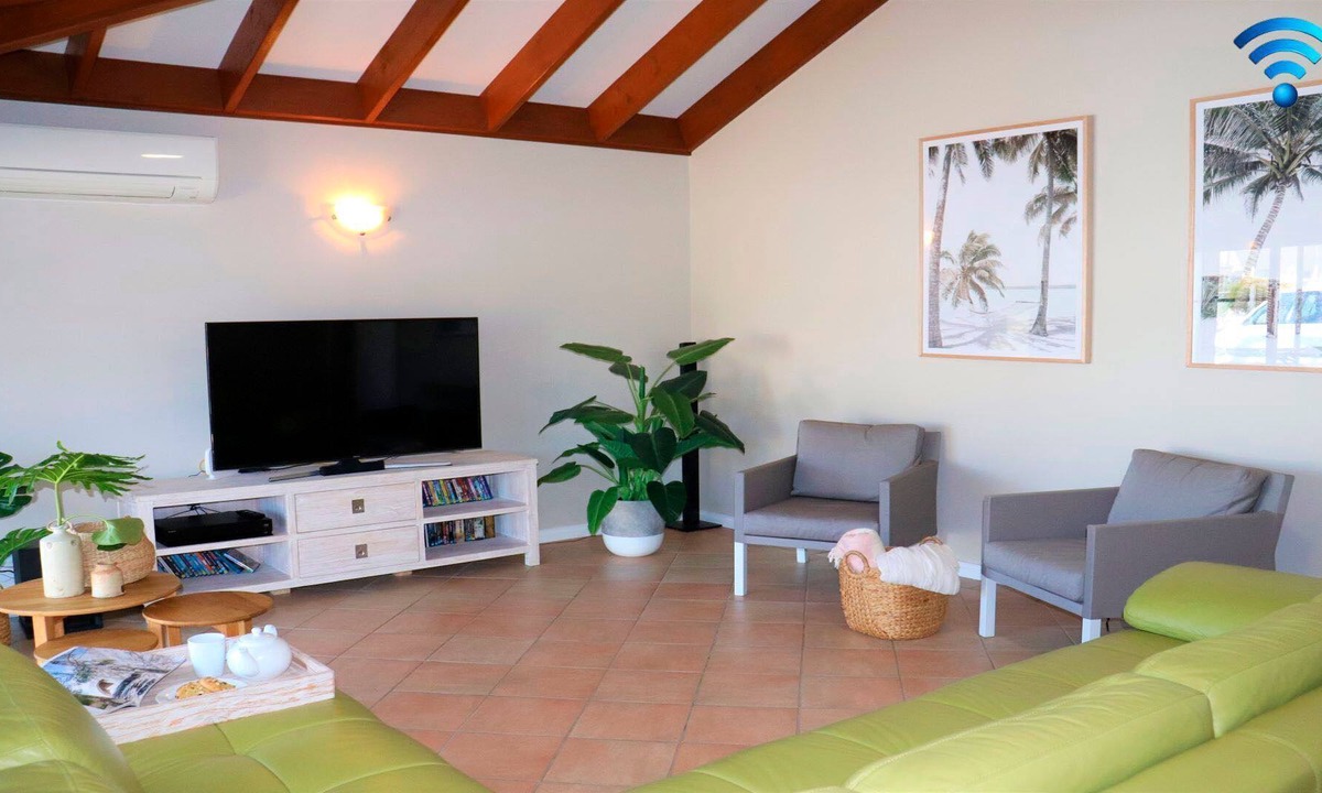 Fingal Bay House | Occy’s - beautifully designed holiday home