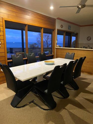 Penneshaw House | Ocean Blue KI. Absolute ocean front, free WiFi