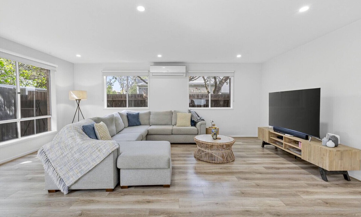 St Leonards House | 🌊 Ocean Mist – Coastal Comfort Just 150m to the Beach