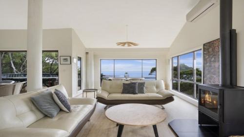 Killcare Heights House | 'Ocean Ridge at Killcare' by HolidayCo