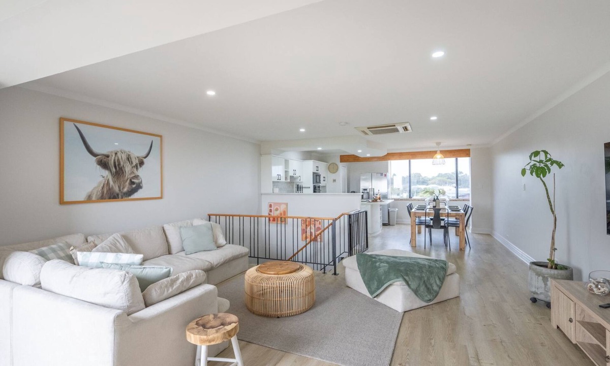 South Bunbury House | Ocean Views Coastal Retreat - Bunbury