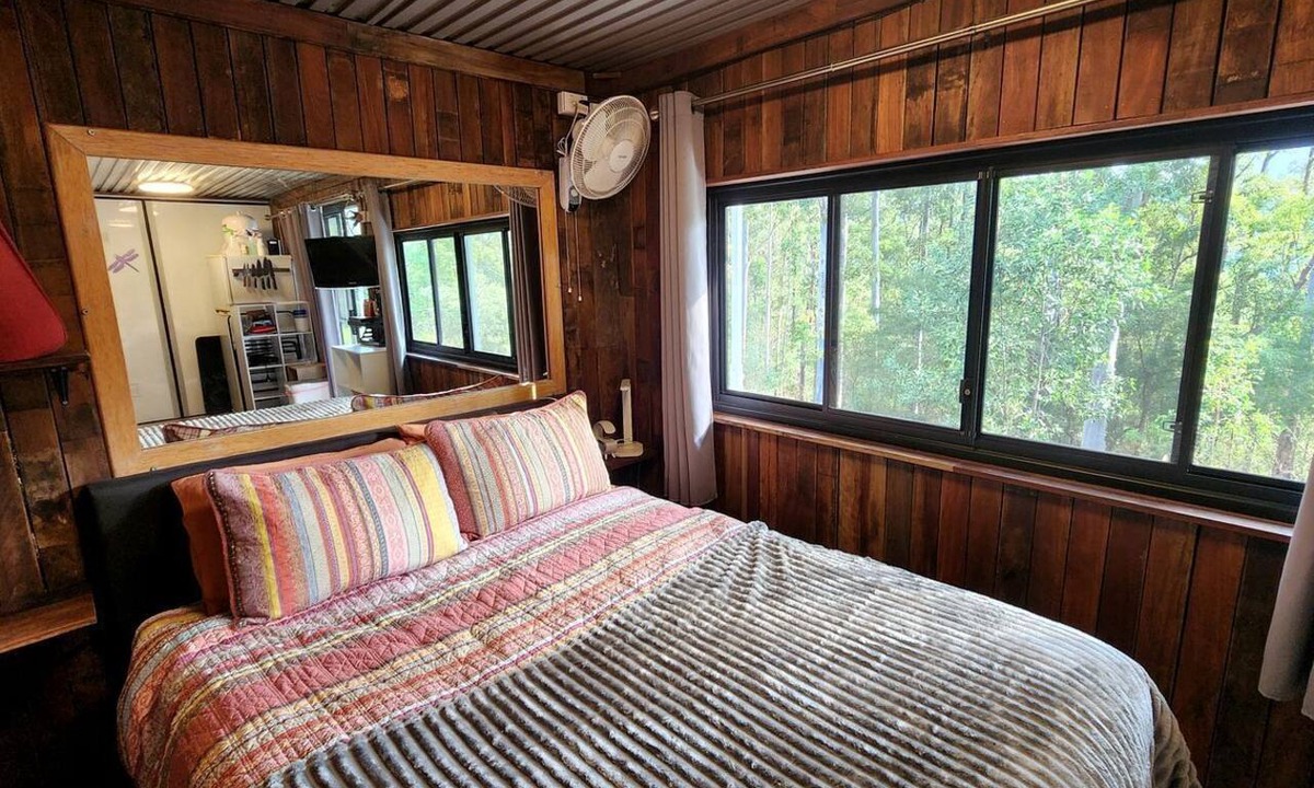 Austinville Cabin | Off-Grid Equipped Container with Outdoor Pool and Amazing Views in Queensland