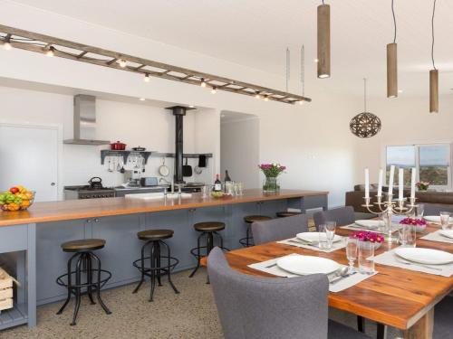 Durran Durra House | On a Hill