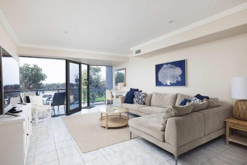 Boat Harbour Apartment | On the Beach Getaway - Beachfront 3 Bedroom Apartment