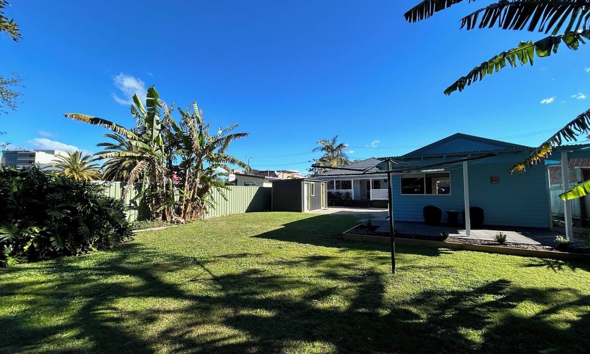 Tuncurry House | One Bedroom Blue Horizon close to everything