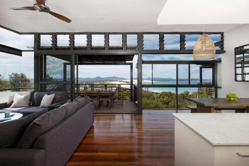 Boat Harbour Villa | One Mile Retreat - Ocean View 3 Bedroom Retreat