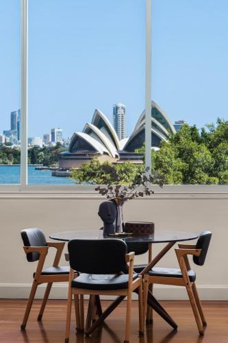 Kirribilli House | Opera House Retreat - Opera House & Bridge View