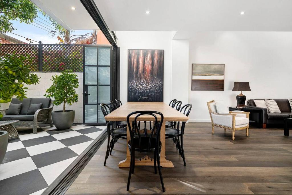 Brunswick Apartment | 'Orangerie' A Stunning Shoe Factory Conversion