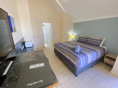 Exmouth Villa | Osprey Holiday Village Unit 201 1 Bedroom