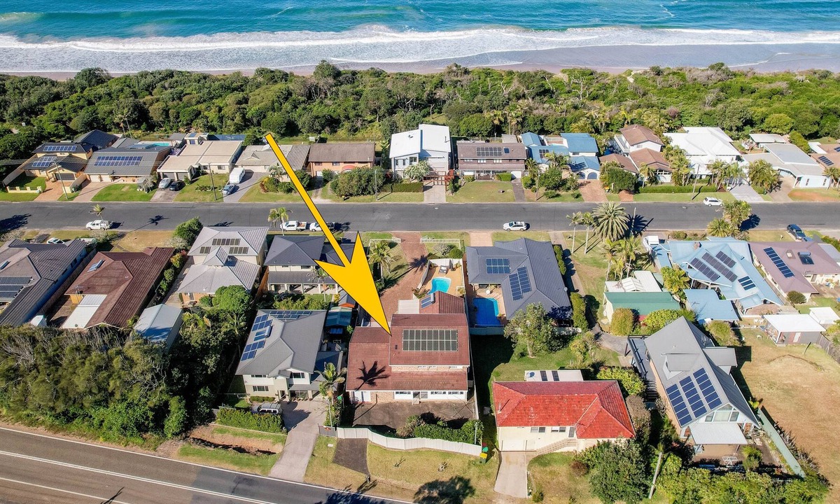 Lake Cathie House | Otto House - family beach house with pool