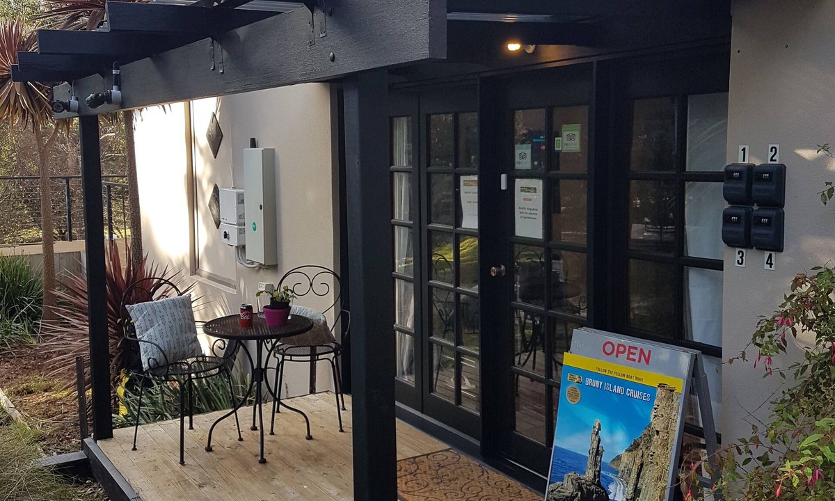 Oyster Cove Bed & Breakfast | Oyster Cove Chalet