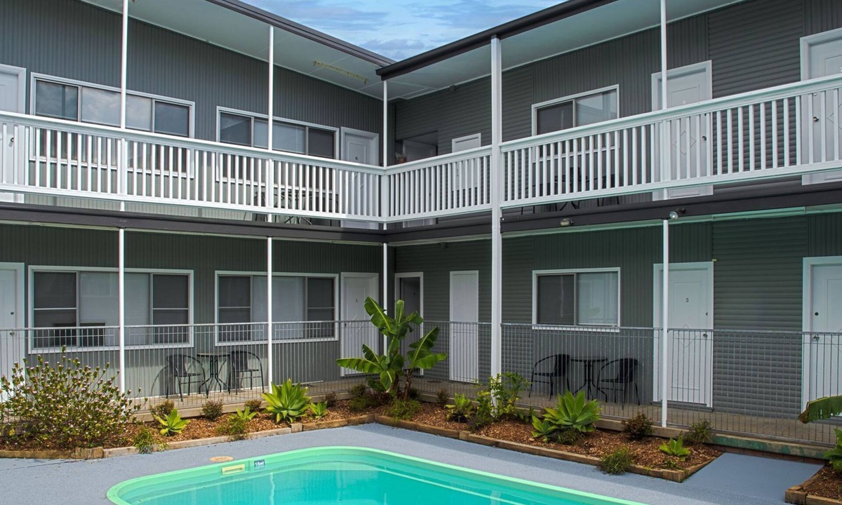 Forster House | Pacific Motel 01 - Free WiFi