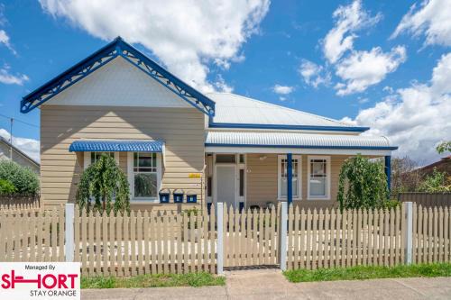Orange Apartment | Paddington Villa 3 - Close To Town