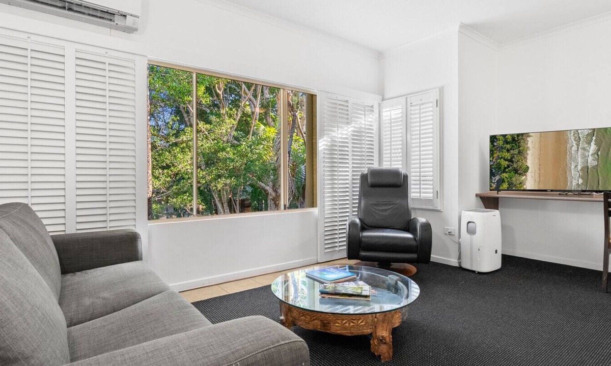 Port Douglas Apartment | Palm Bliss Studio with Resort Pool and Restaurant