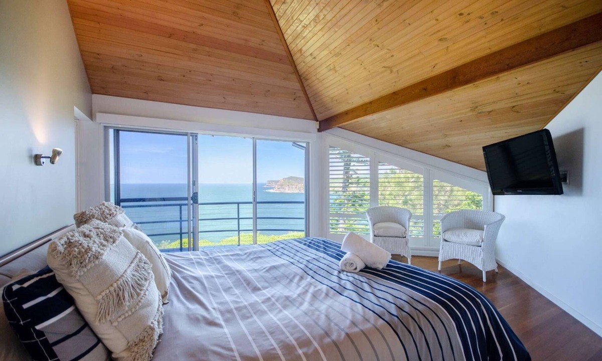 Copacabana House | "Panoramic Vistas" – Spectacular Cliff Top Position