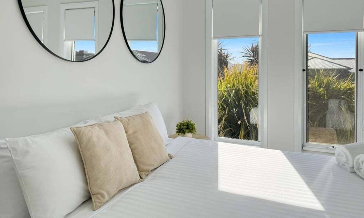 Gobbagombalin House | Paradise Drive - All of the comforts
