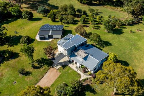 Toorloo Arm House | Paradise Point, beautiful and secluded, ocean views, 800m lake frontage