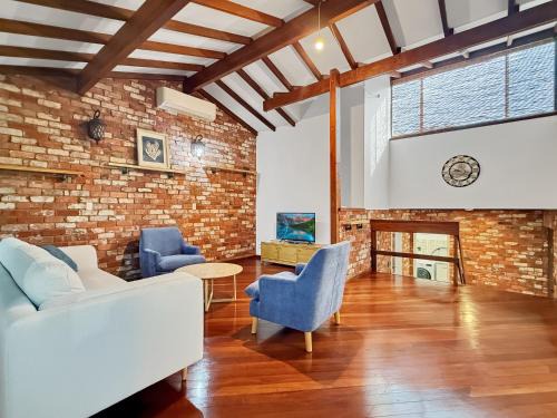 Bouvard House | Peaceful 3-Bed Stay Near the Coast