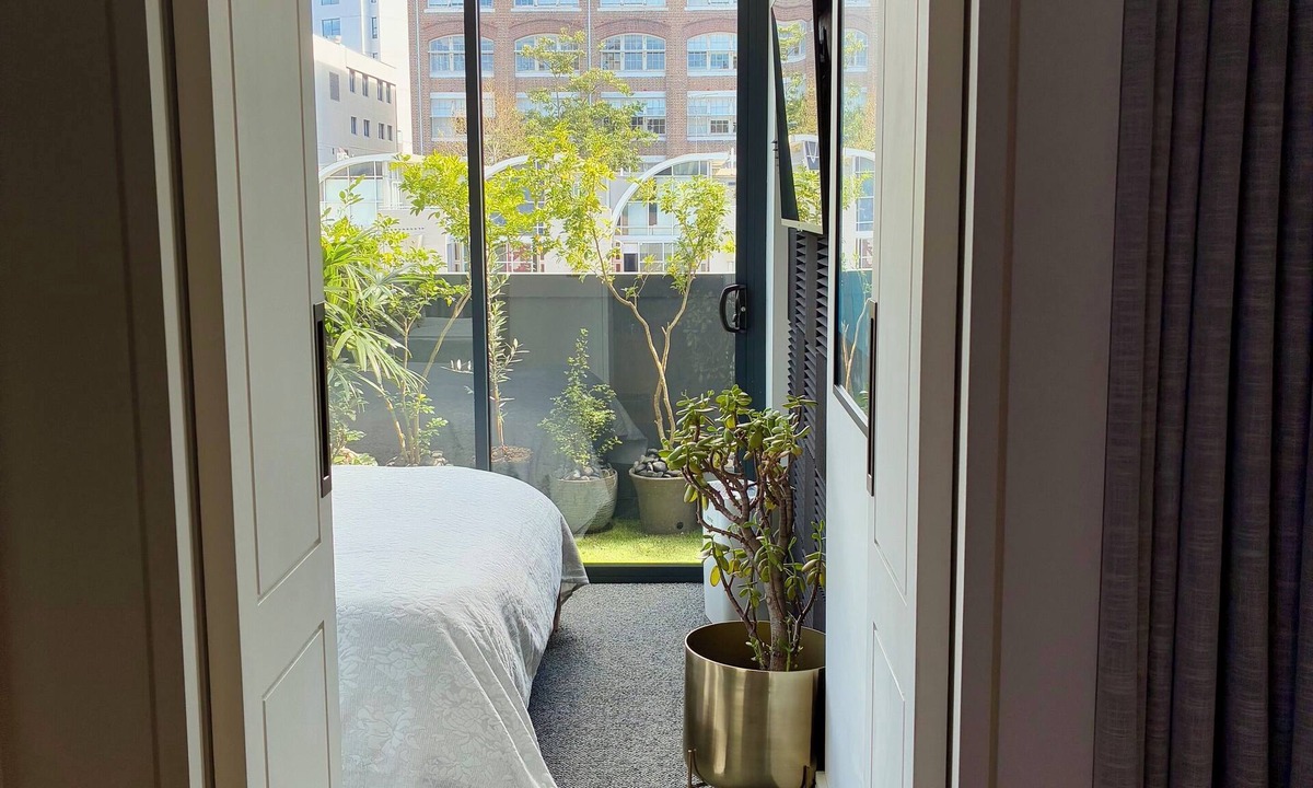 Surry Hills Apartment | Peaceful Luxury Surry Hills Apartment with office