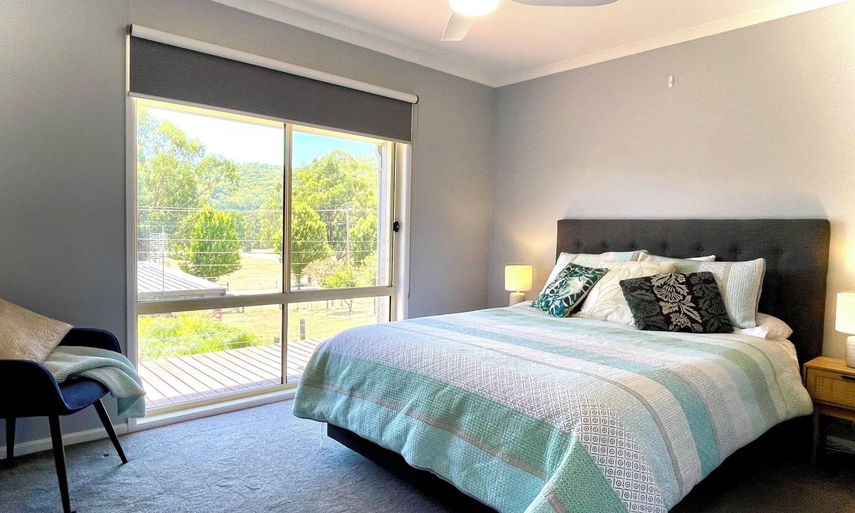 Bright Apartment | Peaceful self-contained unit. Perfect home base for work or get away