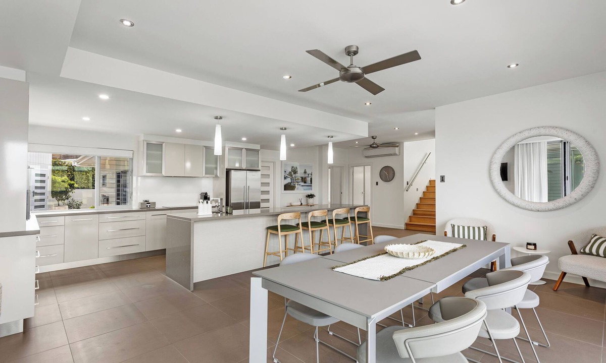 Port Lincoln House | Pearl on Calais | Premium 4BR · Indoor Pool, Beach access & Theatre