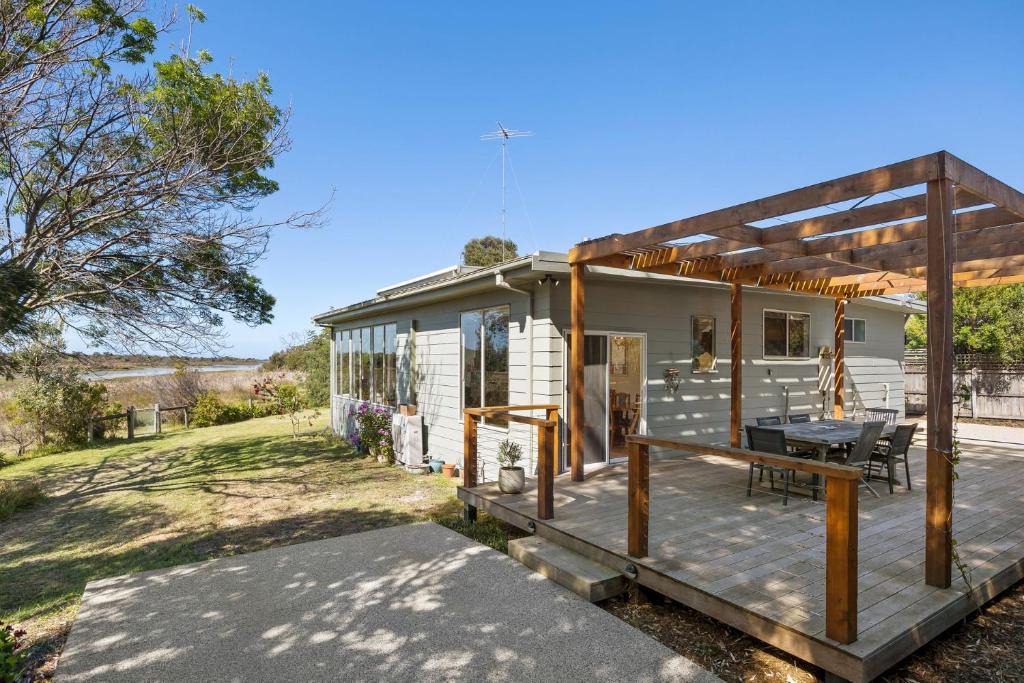 St Leonards House | Pelican Point