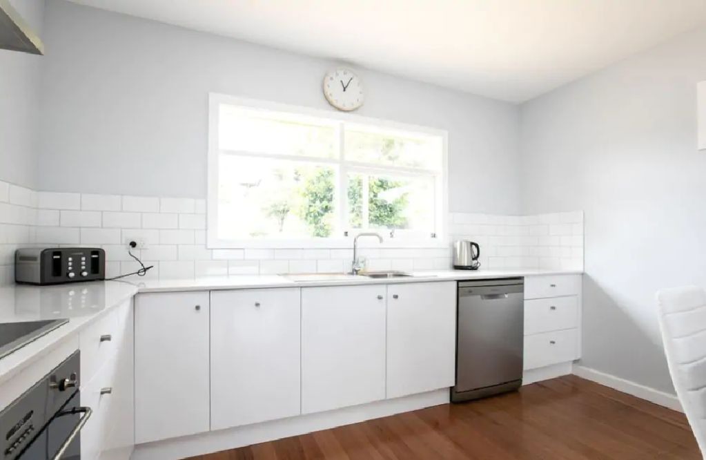 Newstead House | Perfect for Families and Groups With Views + Wi-Fi