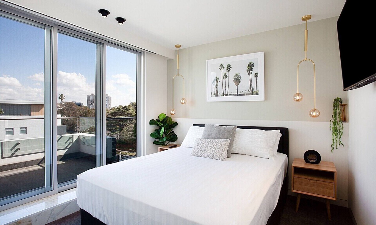 Cremorne Apartment | Perfect Located 2-Bed with Spacious Balcony & BBQ