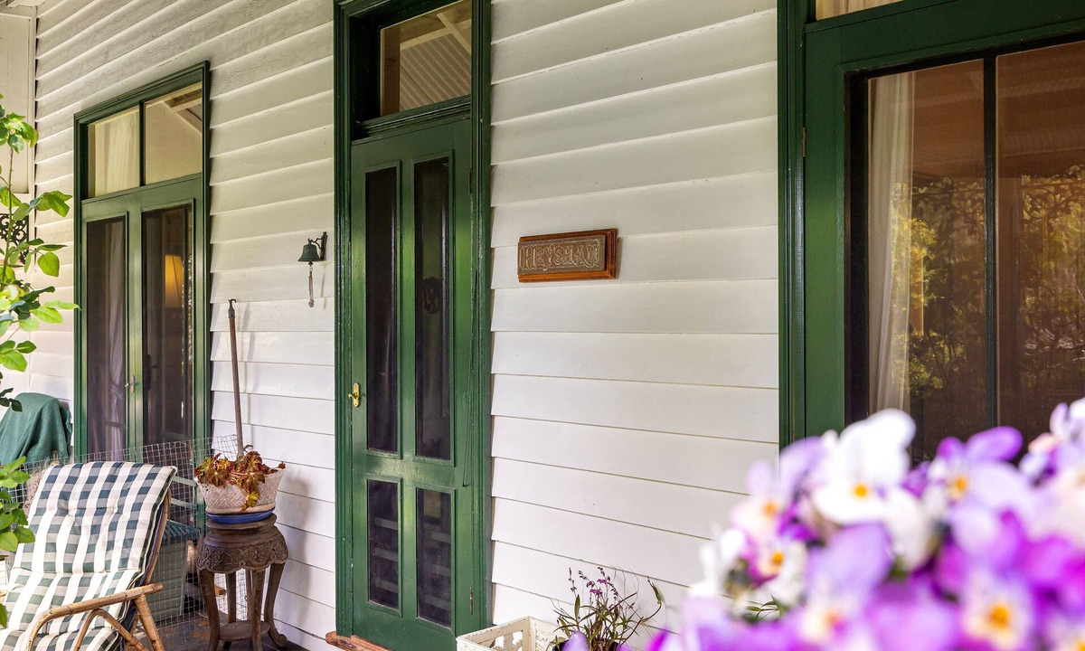 Sorrento House | Period home 10-minute walk to the Sorrento shops and 5 minutes to front beach.