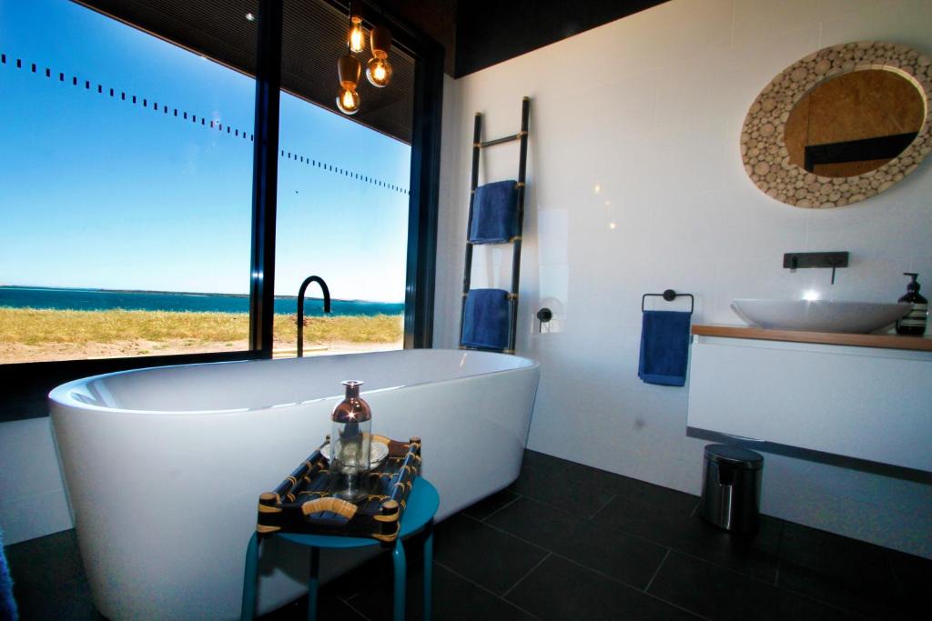 Finlayson Bed & Breakfast | Perlubie Sea