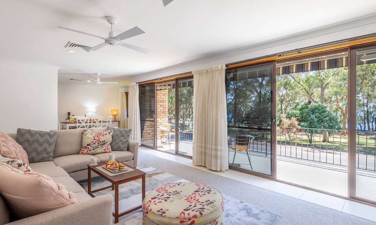 Nelson Bay House | Pet friendly 139 Government Rd - Air Con, WiFi, Water views