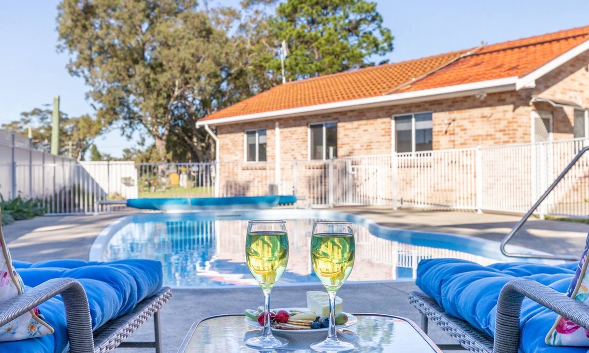 Nelson Bay House | Pet friendly 24 Irawari Crescent - pool, air con, boat parking